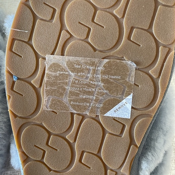 *NEW* UGG Baby Blue Slippers size 9 - Picture 2 of 5